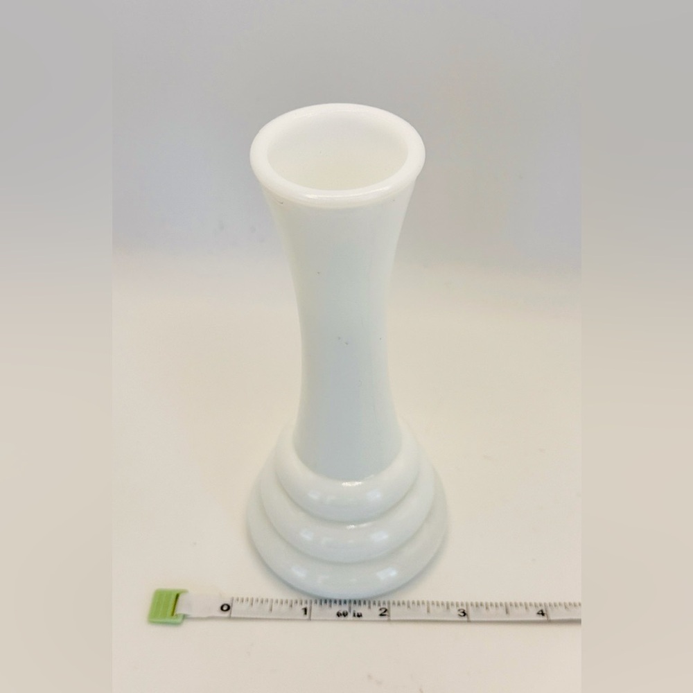 🌼 Vintage Randall MCM Milk Glass Bud Vase, 6”, Perfect Condition! - Picture 2 of 4